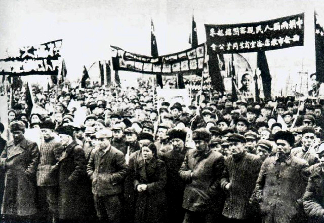 西安两万多群众走上街头,坚决拥护“抗美援朝,保家卫国”伟大号召.jpg